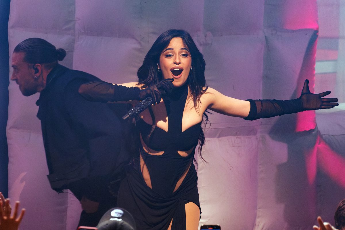 Camila cabello eventim apollo burak cingi05