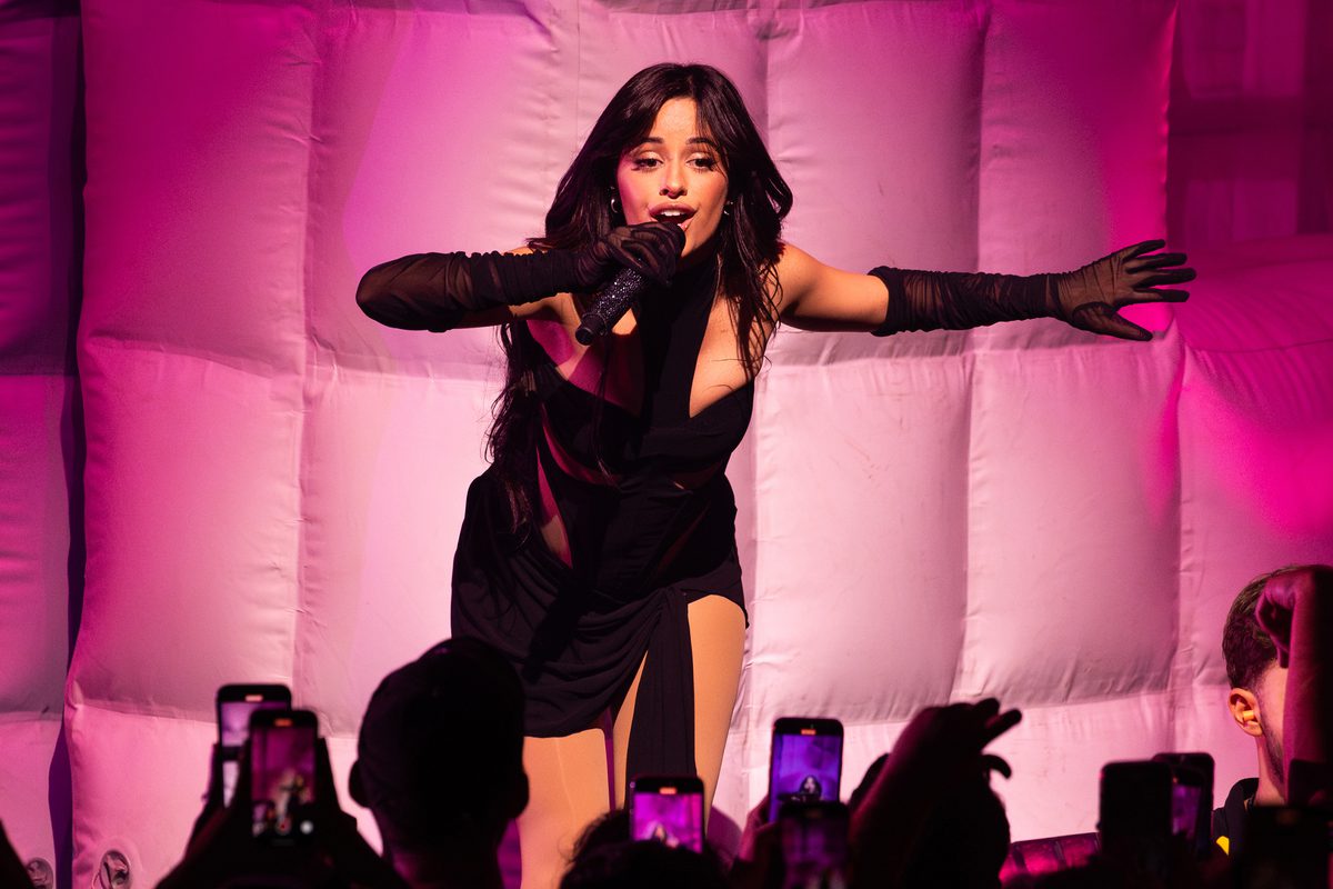 Camila cabello eventim apollo burak cingi09