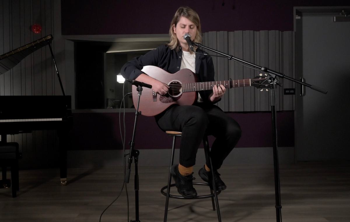 Alex Lahey LOBF session thumbnail