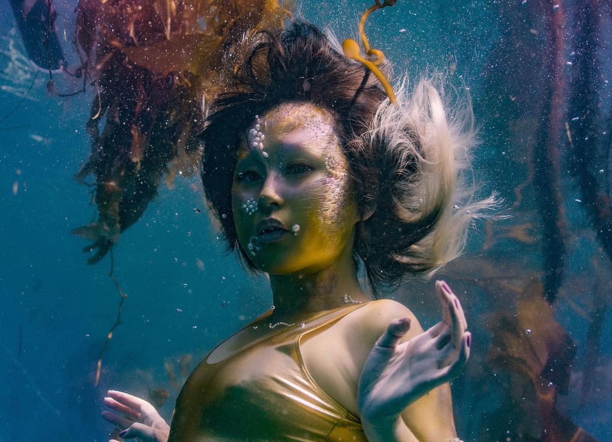 Alice Longyu Gao underwater
