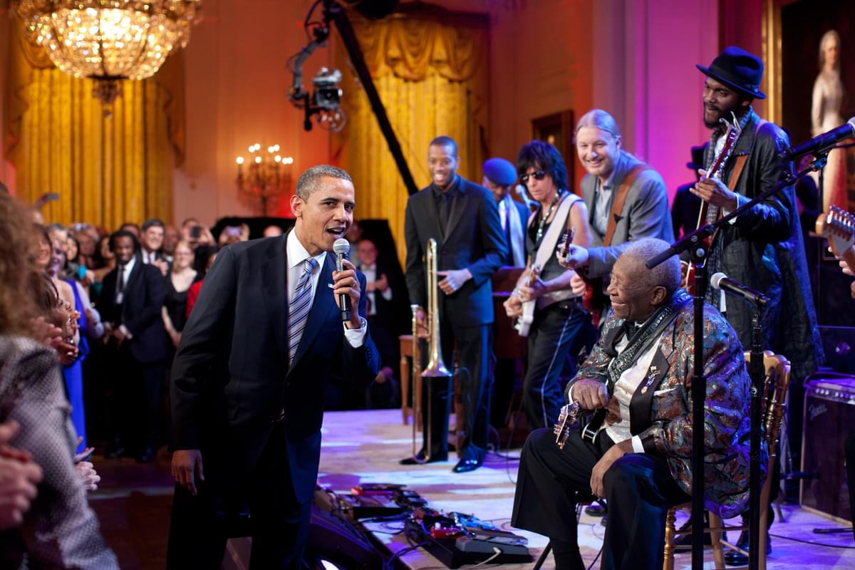 Barack Obama singing in the East Room