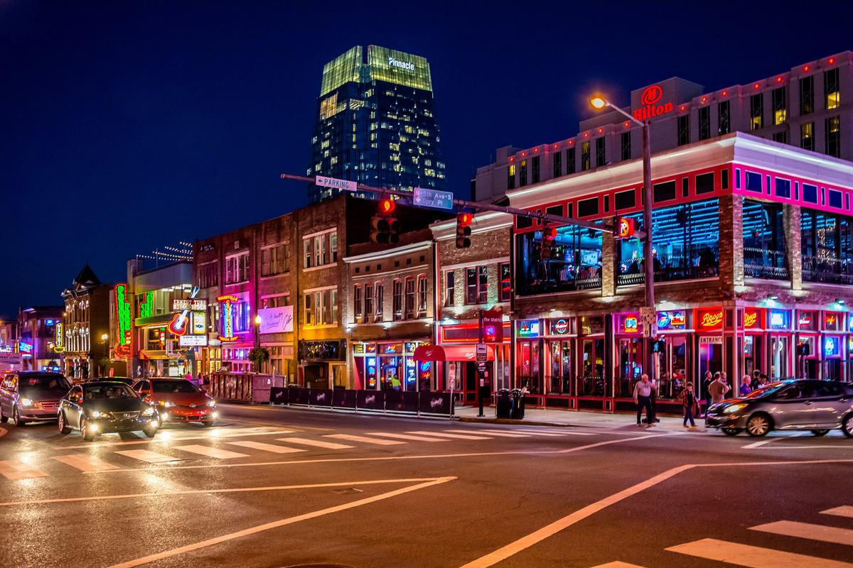 Broadway Nashville lights