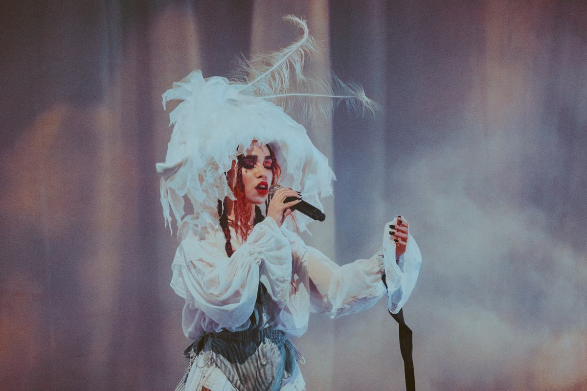 FKA Twigs Vogue Theatre Vancouver 110119 133