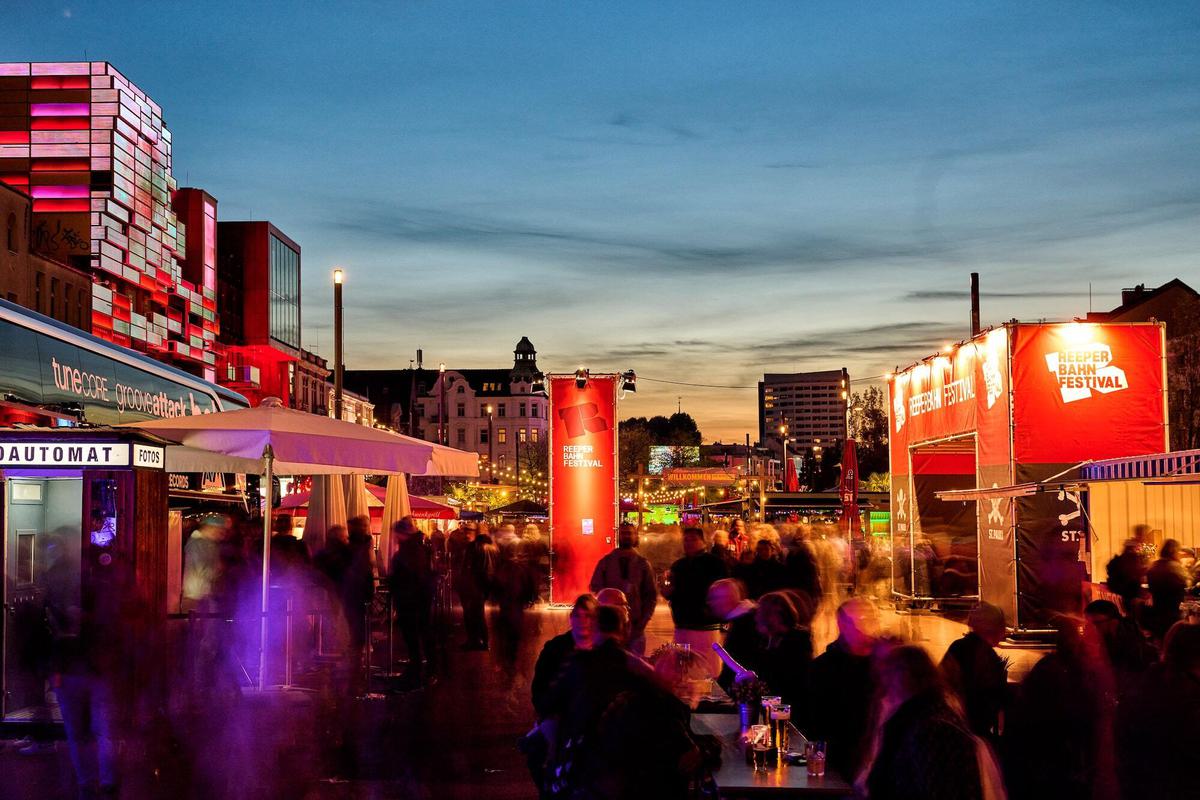 Florian Trykowski Impressionen Spielbudenplatz 2297064 min