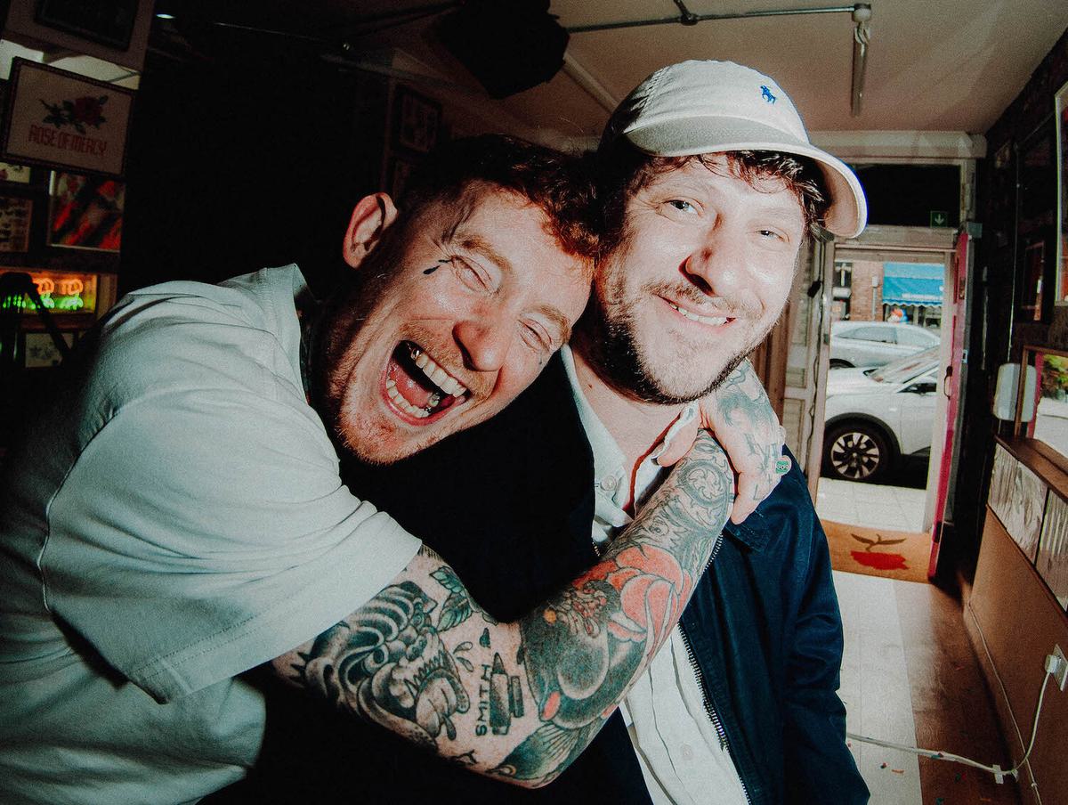 Frank Carter Jamie T hug