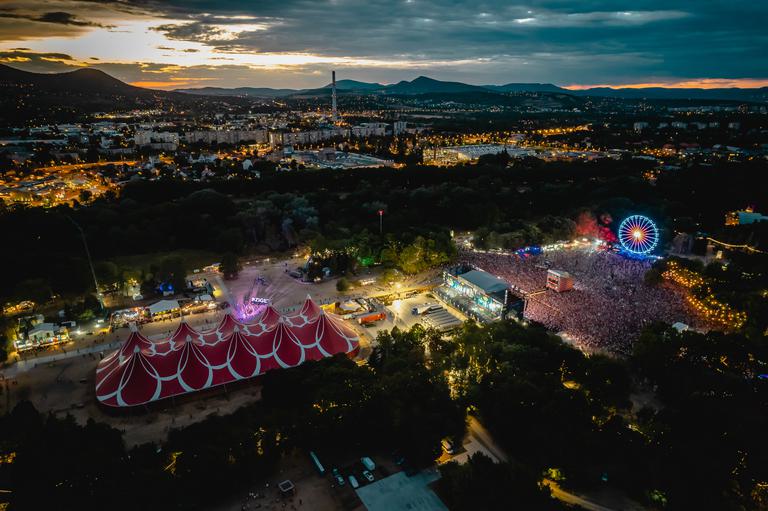 Free Dome and Main Stage