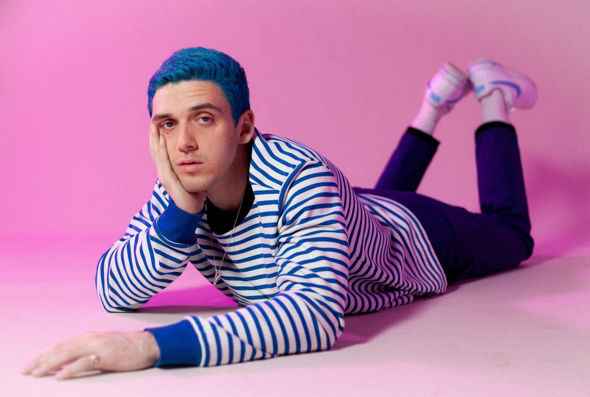 Lauv Press Shot 1 Photo Cred Stefan Kohli p1d7k6ies7epc166s13jpcbe40d