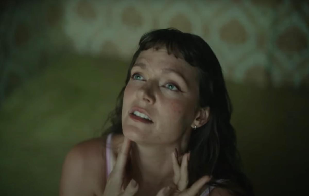Tove Lo in video for Grapefruit
