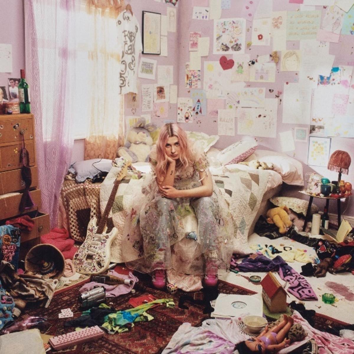 Baby queen messy bedroom 2023
