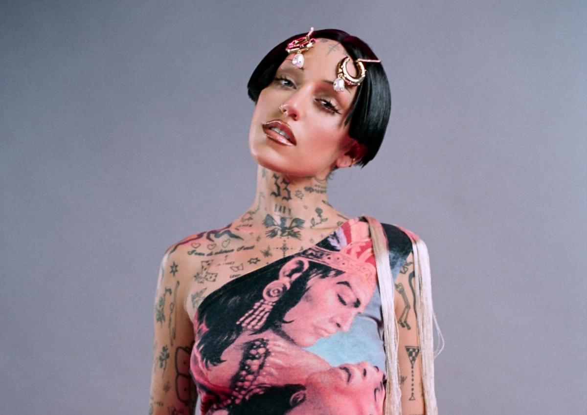 Brooke Candy with short hair for "Flip Phone" single