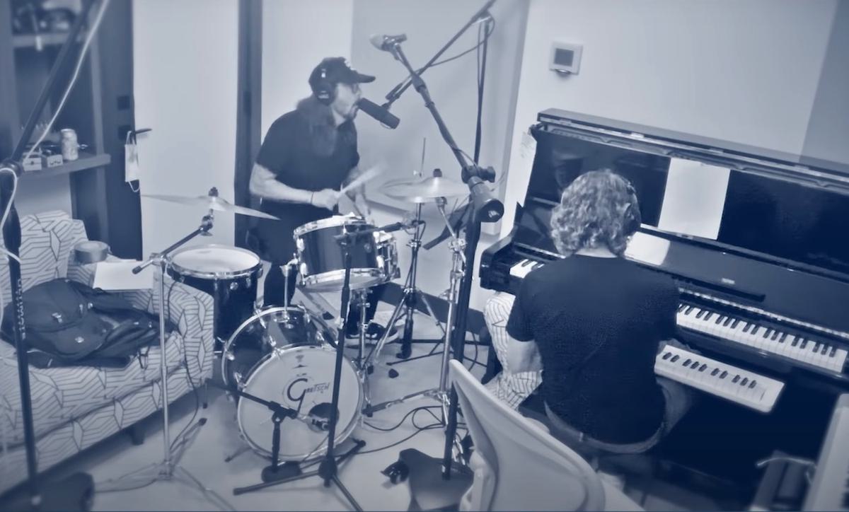 Watch Dave Grohl and Greg Kurstin Cover Peaches