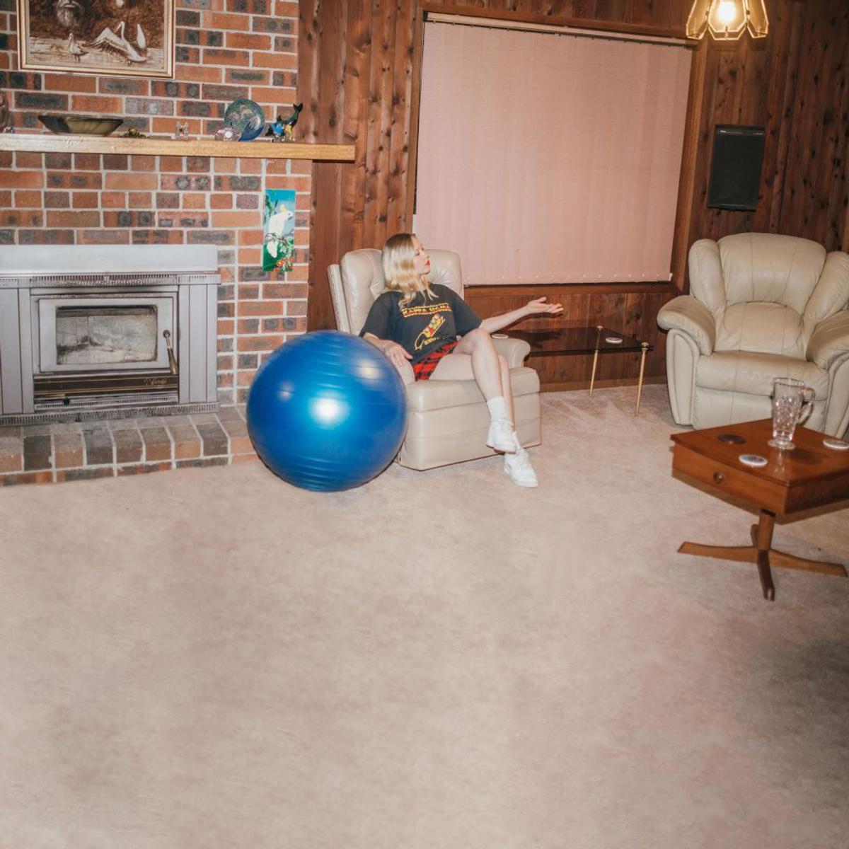Julia jacklin don t let the kids win