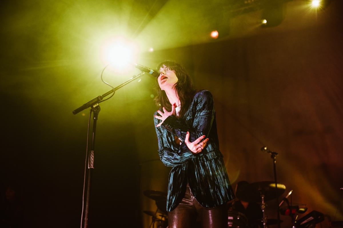 Sharonvanetten roundhouse macklon 8947