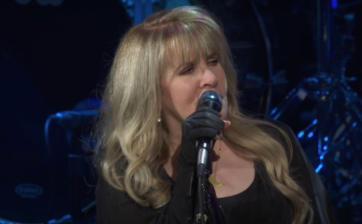 Stevie nicks rhiannon 24kgold concert